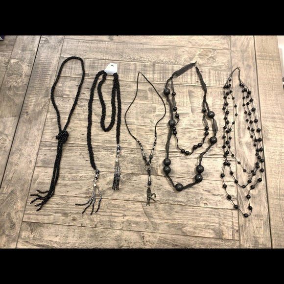 5 necklaces bundle - Picture 1 of 3